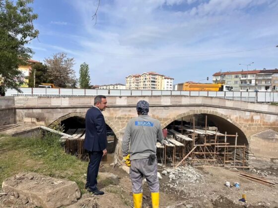 Başkanımız Dere, Taş Köprü çalışmalarını yerinde inceledi